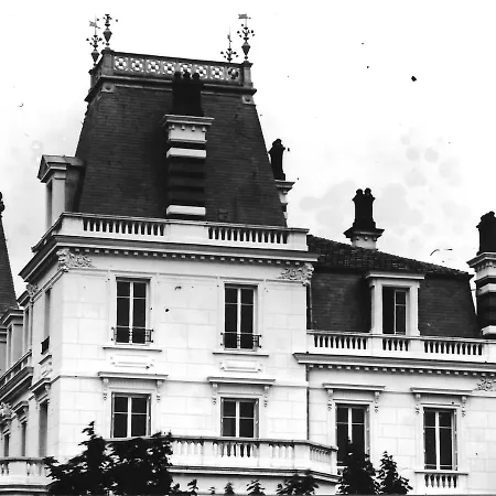 Hotel-musee Bagatelle * Irigny